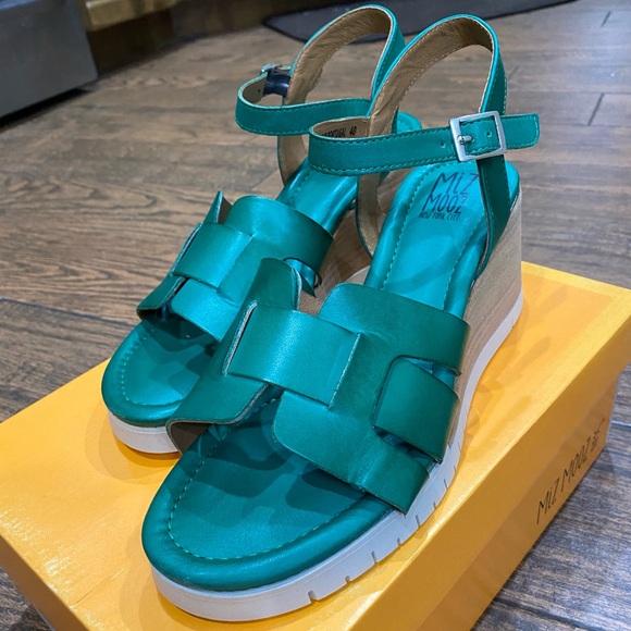 Miz Mooz Mackenzie Wedges - Picture 5 of 12